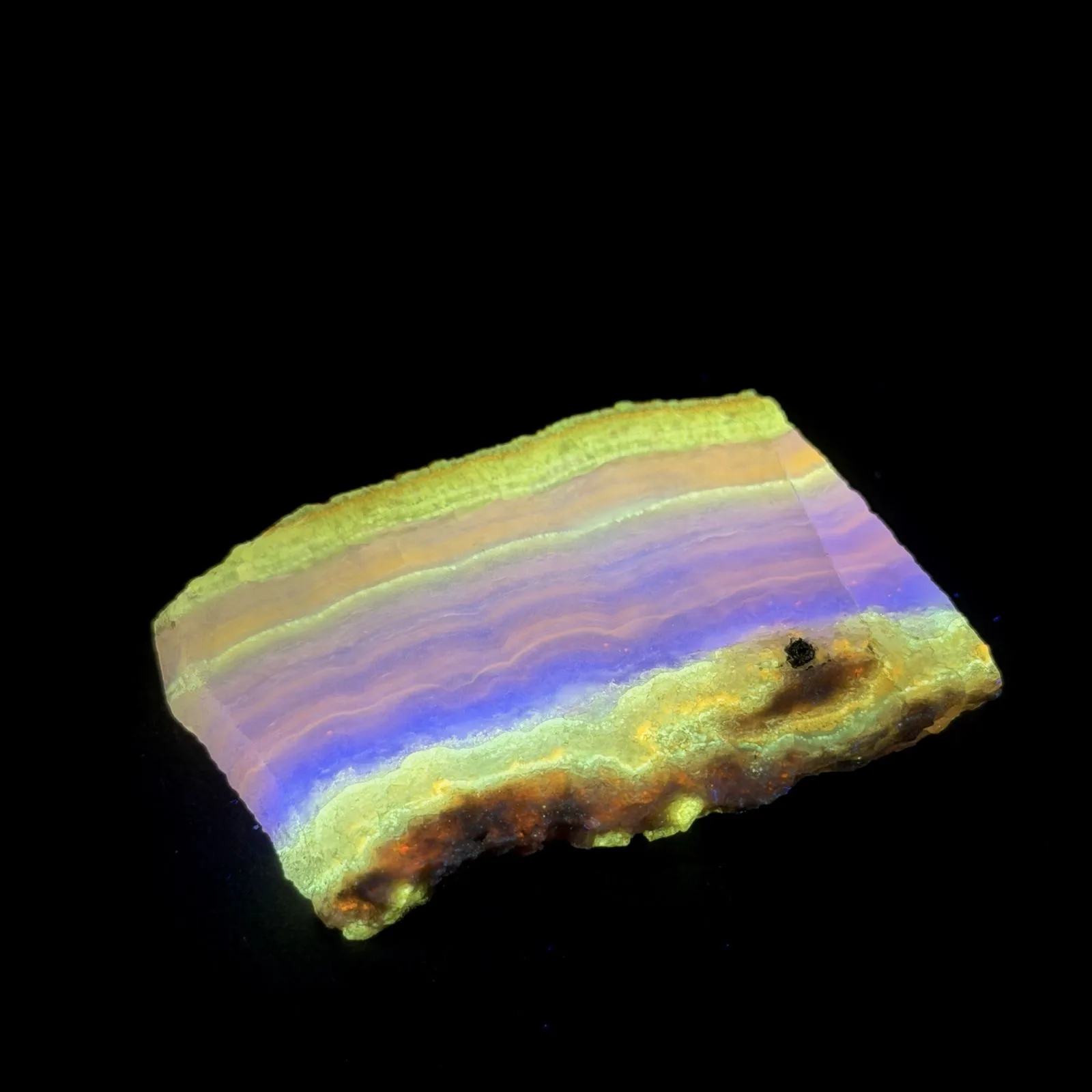 Hokkaidoite under UV light — Kitsune Mineral